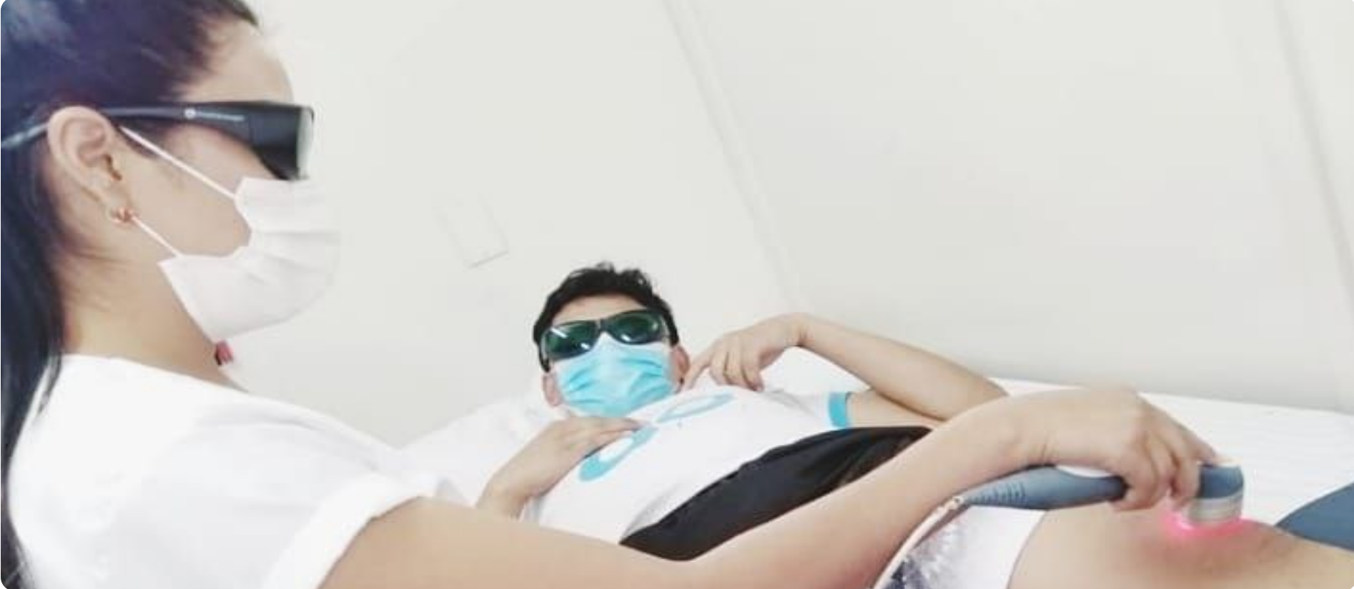 Sesión de fisioterapia en Medic Fisios